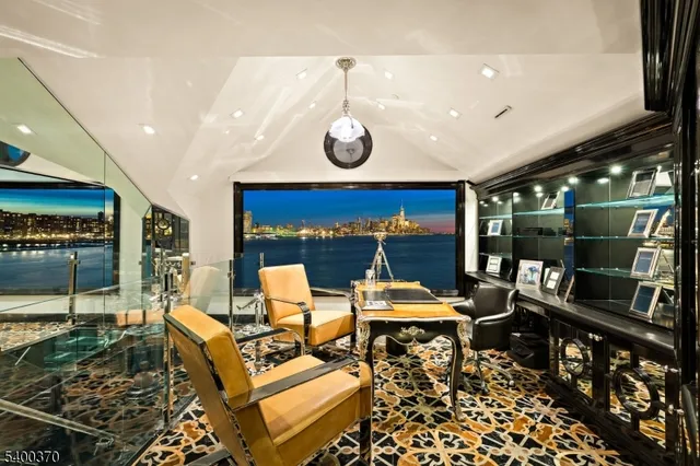 $6,500,000 | 600 Harbor Boulevard, Unit 1079, Weehawken, NJ 07086