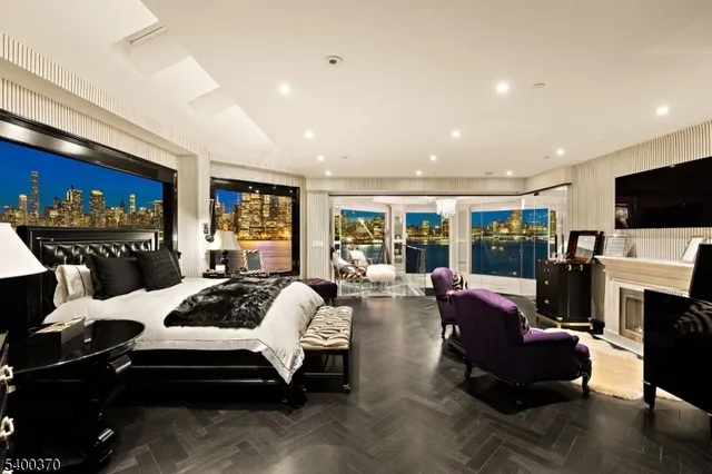 $6,500,000 | 600 Harbor Boulevard, Unit 1079, Weehawken, NJ 07086