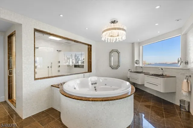 $6,500,000 | 600 Harbor Boulevard, Unit 1079, Weehawken, NJ 07086