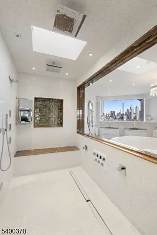 $6,500,000 | 600 Harbor Boulevard, Unit 1079, Weehawken, NJ 07086