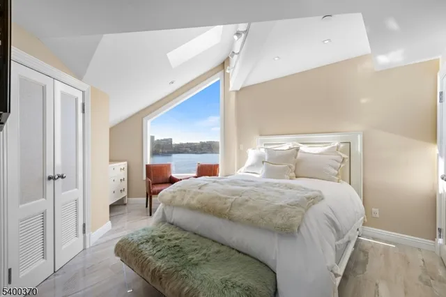 $6,500,000 | 600 Harbor Boulevard, Unit 1079, Weehawken, NJ 07086