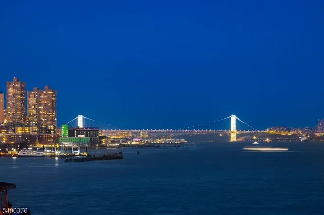 $6,500,000 | 600 Harbor Boulevard, Unit 1079, Weehawken, NJ 07086