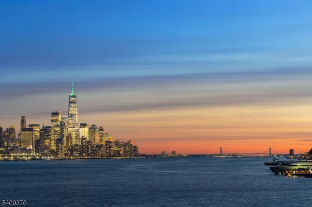 $6,500,000 | 600 Harbor Boulevard, Unit 1079, Weehawken, NJ 07086