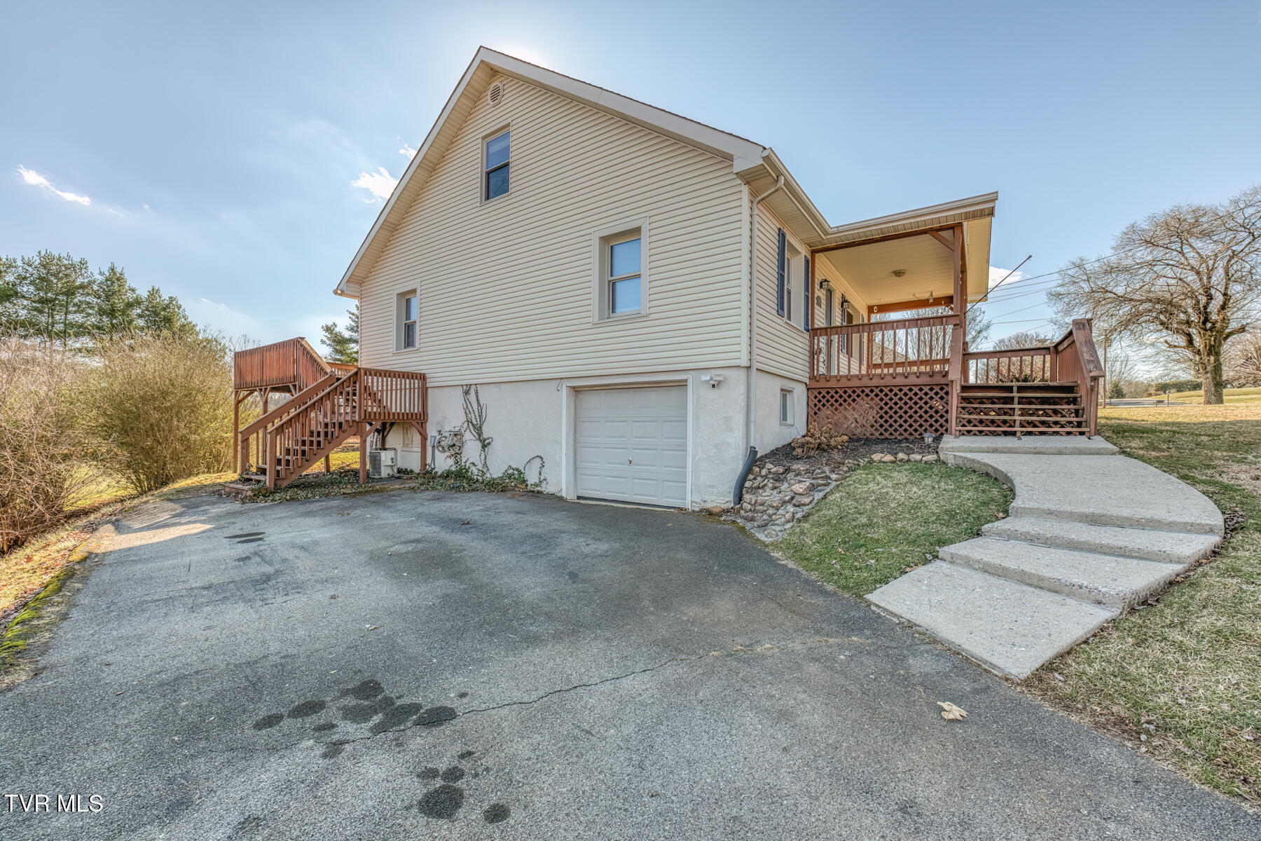 209 Crossway Road Bristol, VA 24201 - Photo 16 of 47 209 Crossway Rd-47