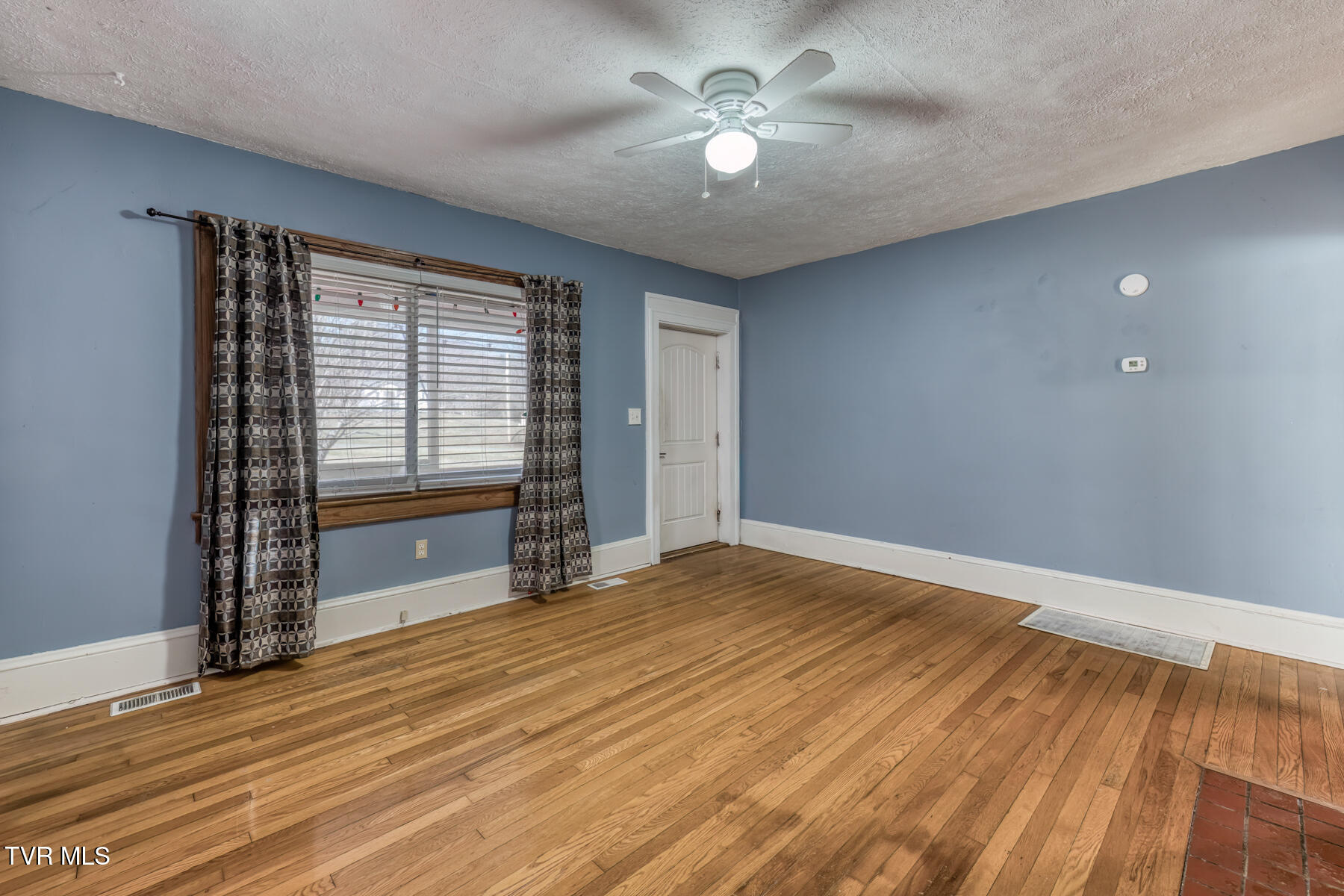 209 Crossway Road Bristol, VA 24201 - Photo 18 of 47 209 Crossway Rd-6