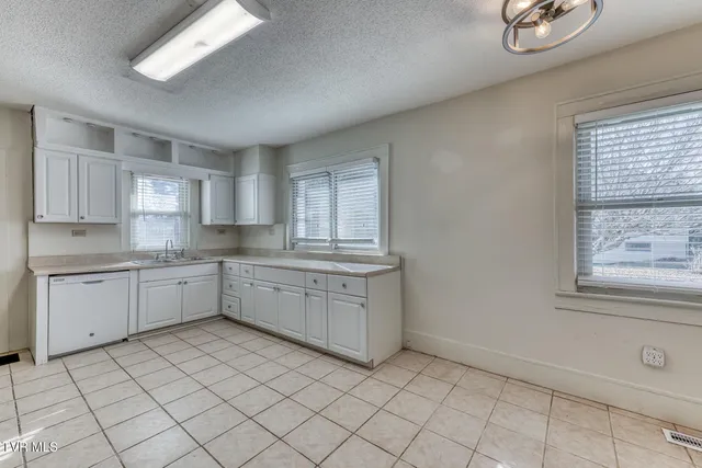 $189,000 | 209 Crossway Road, Bristol, VA 24201