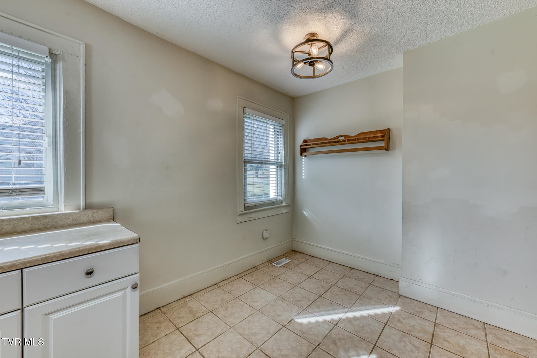 209 Crossway Road Bristol, VA 24201 - Photo 21 of 47 209 Crossway Rd-9