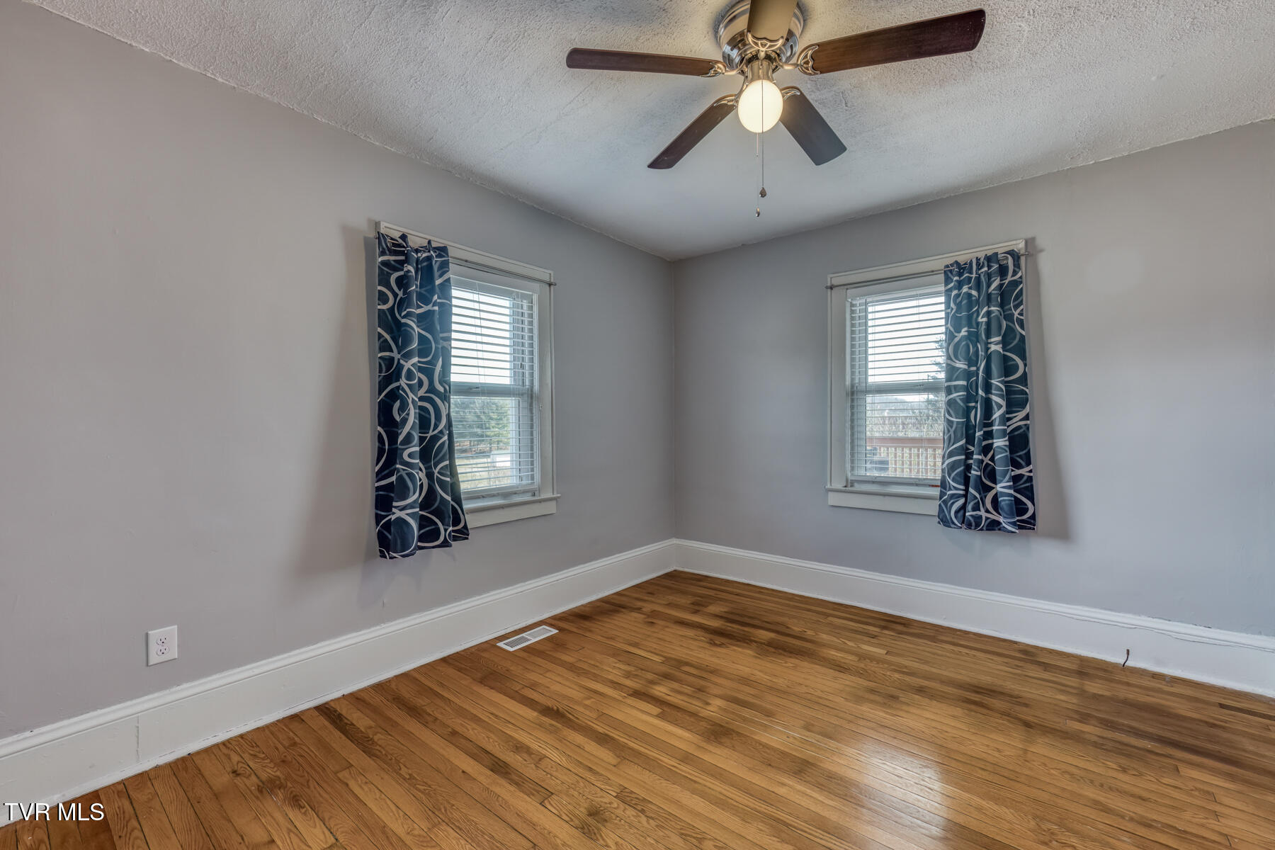 209 Crossway Road Bristol, VA 24201 - Photo 31 of 47 209 Crossway Rd-21