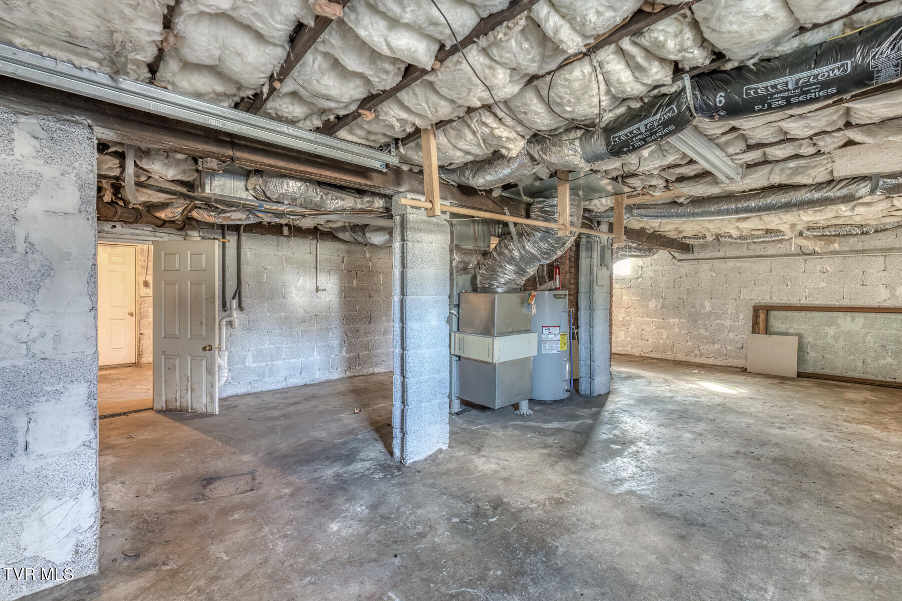 209 Crossway Road Bristol, VA 24201 - Photo 45 of 47 209 Crossway Rd-33