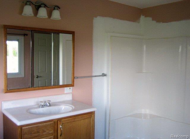 6800 Willits Road Fostoria, MI 48435 - Photo 15 of 23 Master Bath 2