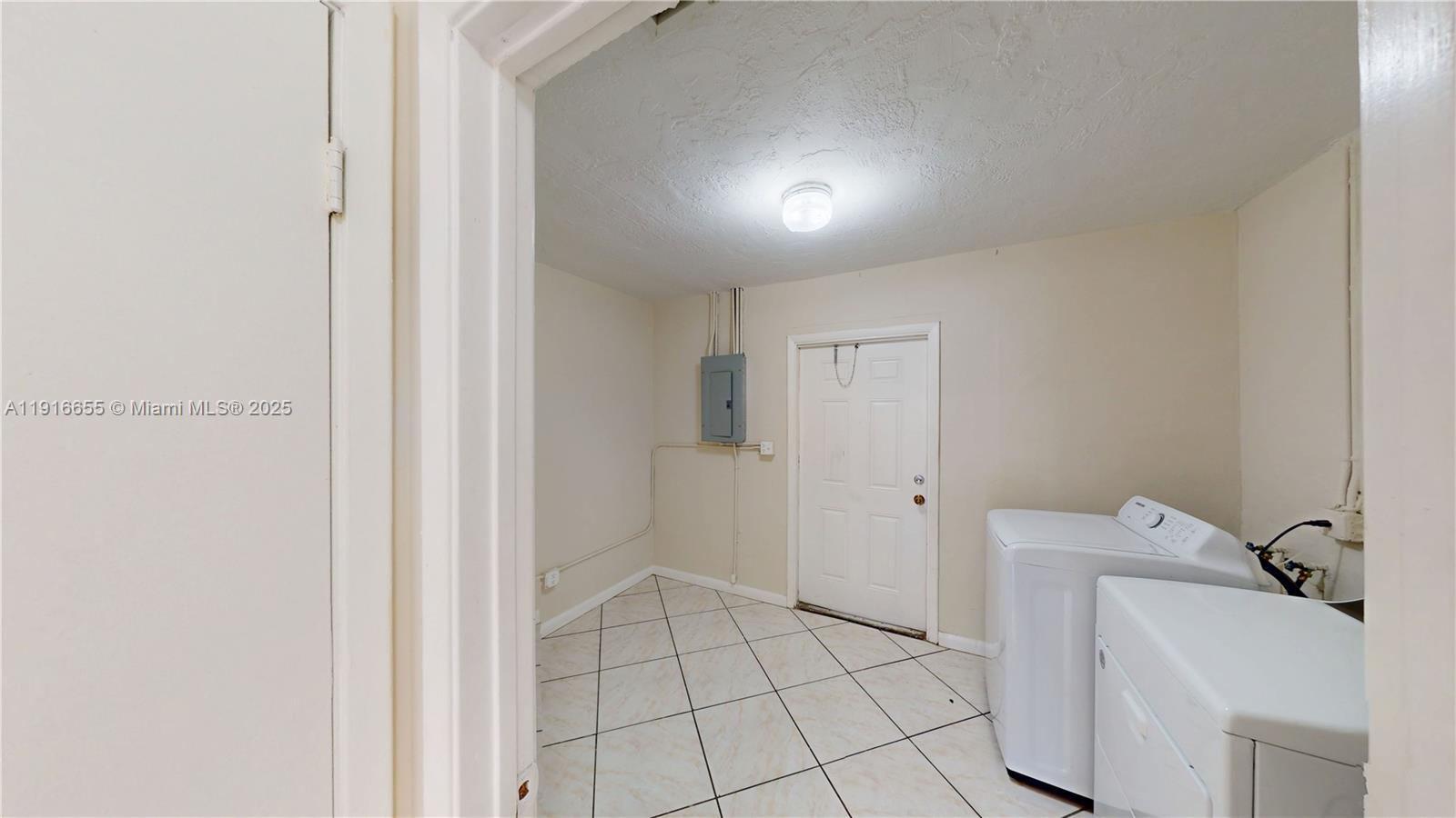 7880 Grand Canal Drive, Unit 1 Miami, FL 33144 - Photo 15 of 16 Gallery Image 15