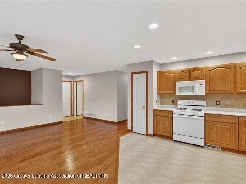 1160 North State Road Belding, MI 48809 - Photo 18 of 77 18-1160-N-State-Rd-Belding-Windowstill