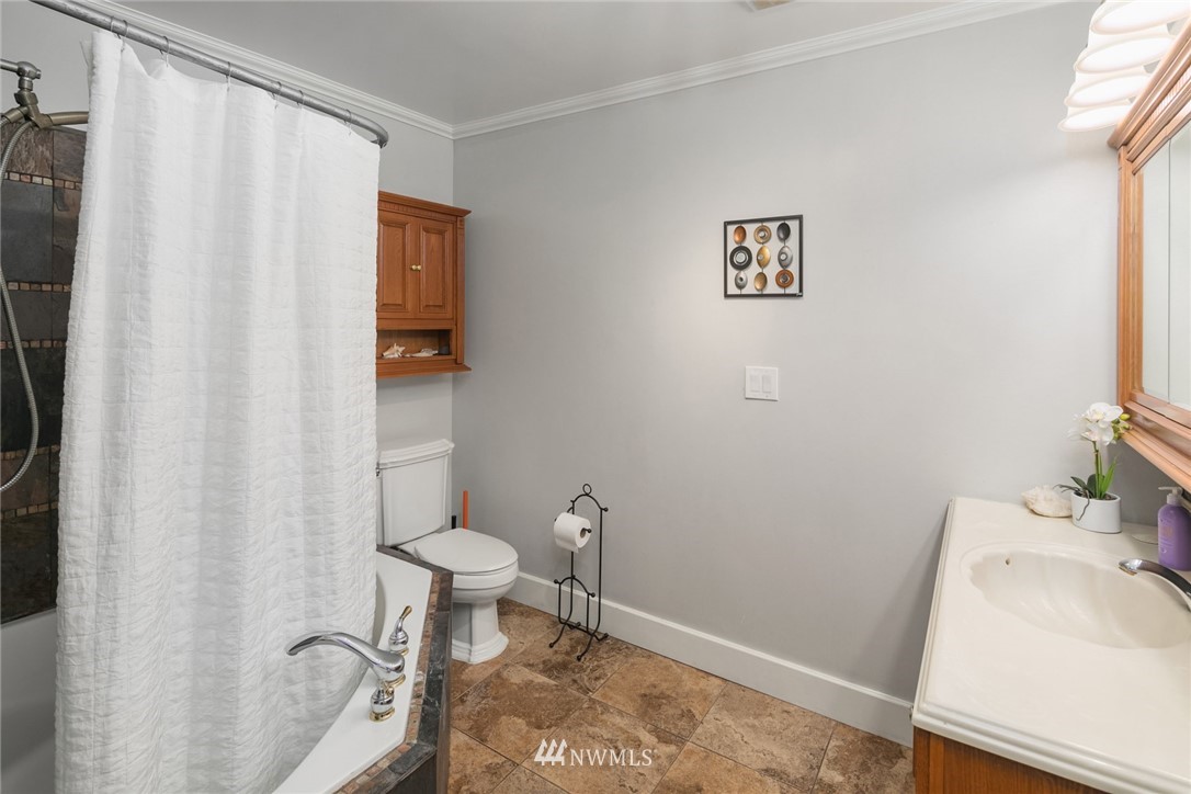 18618 Southeast 128th Street Renton, WA 98059 - Photo 20 of 36 Gallery Image 20