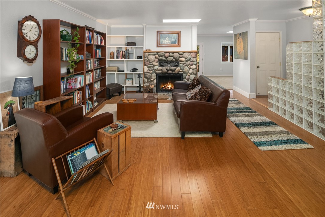 18618 Southeast 128th Street Renton, WA 98059 - Photo 10 of 36 Gallery Image 10