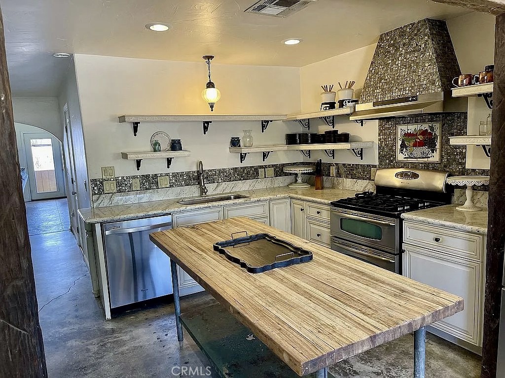 73315 Helms Road Desert Hot Springs, CA 92241 - Photo 4 of 34