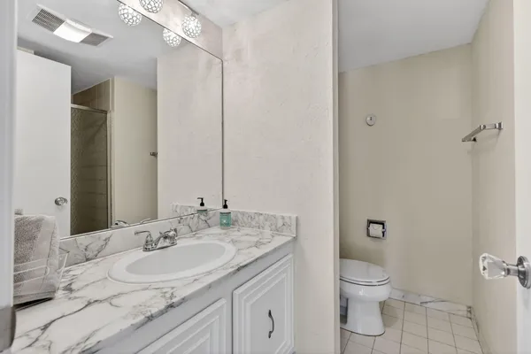 $4,900 | 3400 North Ocean Drive, Unit 408, Singer Island, FL 33404