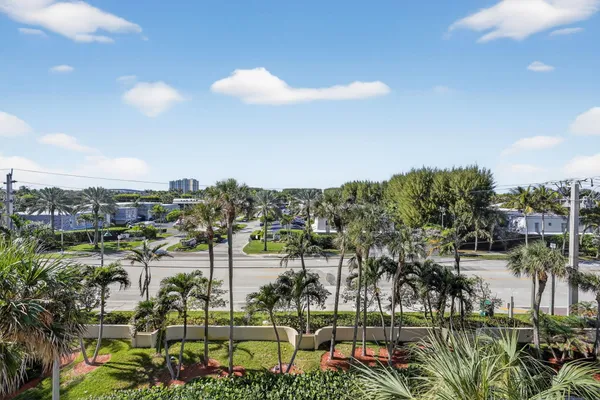 $4,900 | 3400 North Ocean Drive, Unit 408, Singer Island, FL 33404