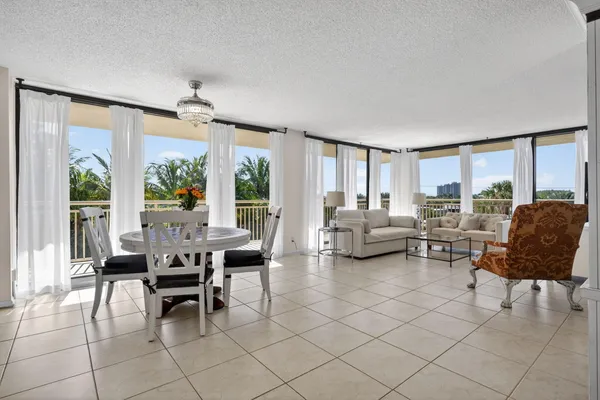 $4,900 | 3400 North Ocean Drive, Unit 408, Singer Island, FL 33404