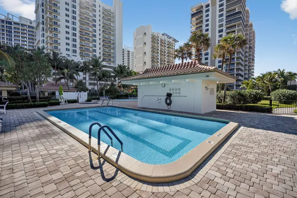 $4,900 | 3400 North Ocean Drive, Unit 408, Singer Island, FL 33404