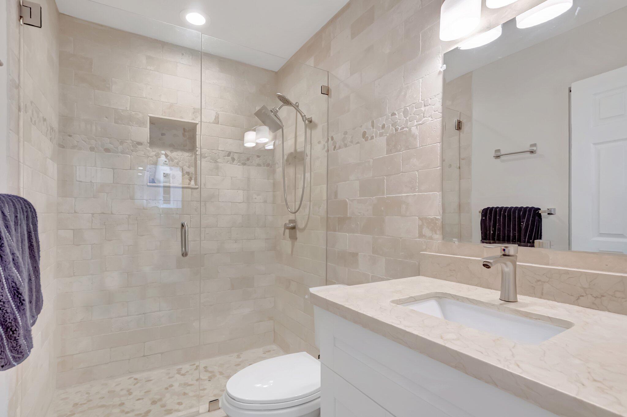 301 Club Circle, Unit 209 Boca Raton, FL 33487 - Photo 16 of 19 2nd bathroom