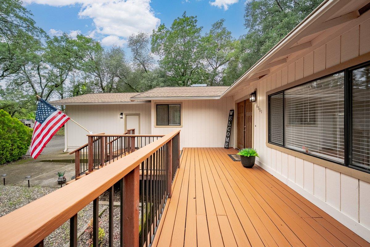 6561 Trinity Way Placerville, CA 95667 - Photo 6 of 58 a view of balcony with wooden floor and fence