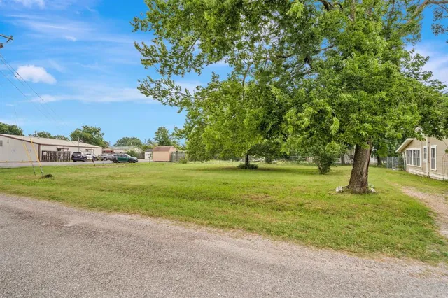 $230,000 | 209 Britton Street, Tom Bean, TX 75491