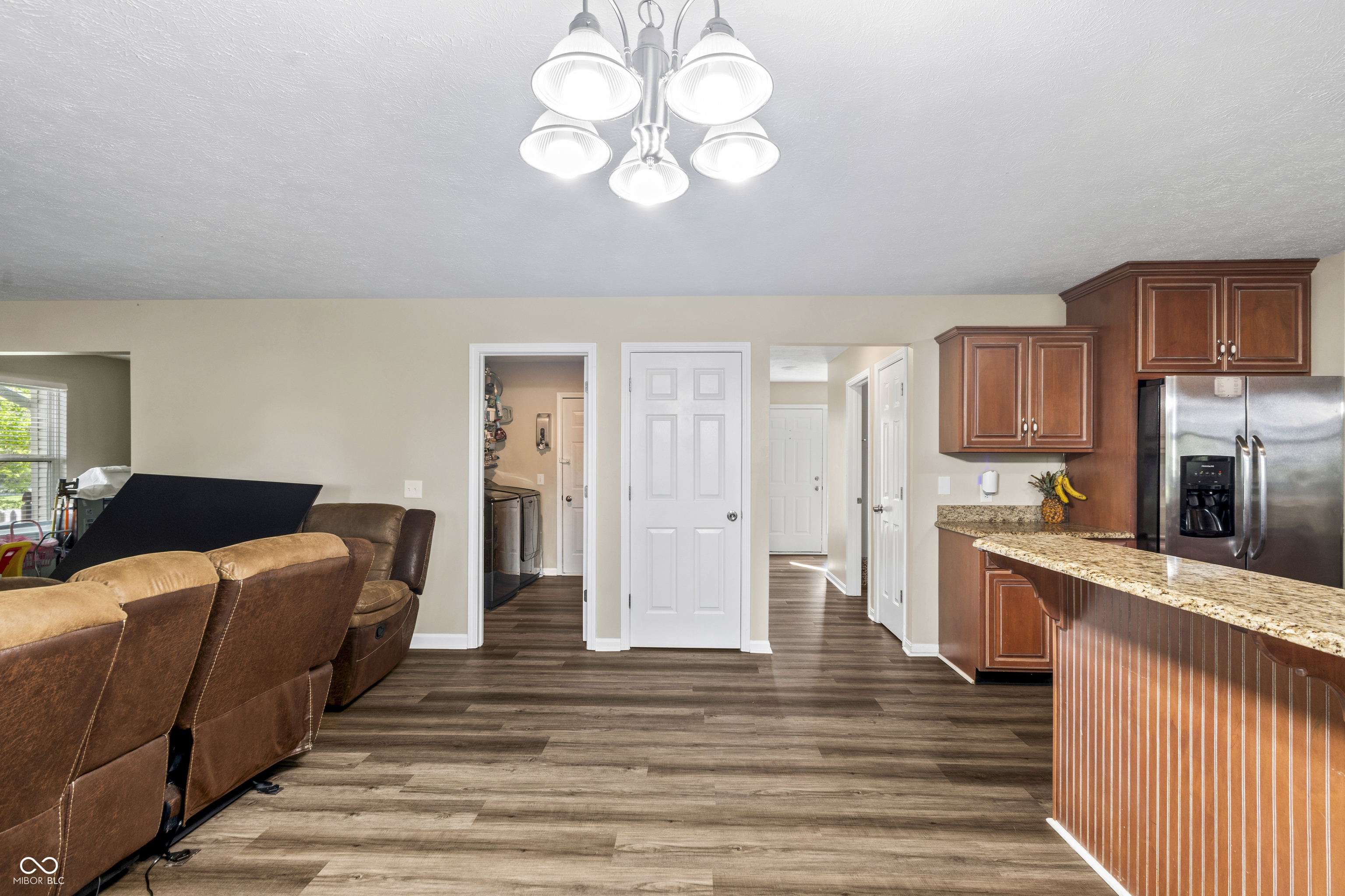420 Paddock Road Greenwood, IN 46142 - Photo 5 of 42