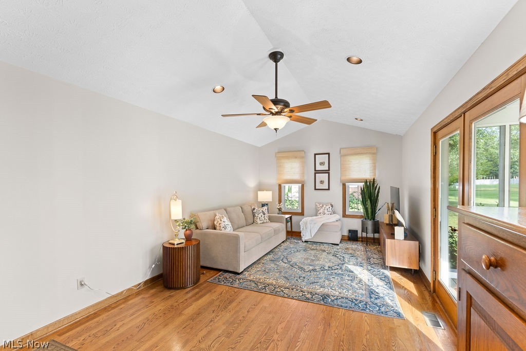 1544 Arndale Road Stow, OH 44224 - Photo 20 of 44 Family Room