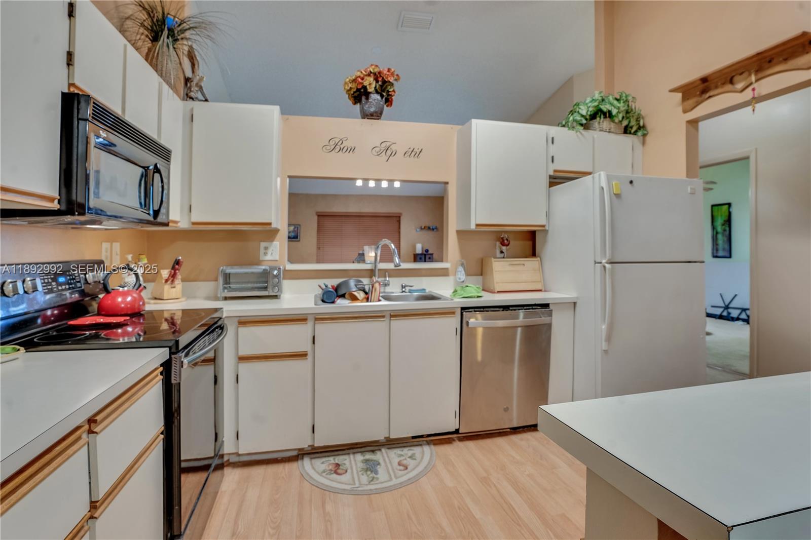 7641 Northwest 99th Avenue Tamarac, FL 33321 - Photo 15 of 51