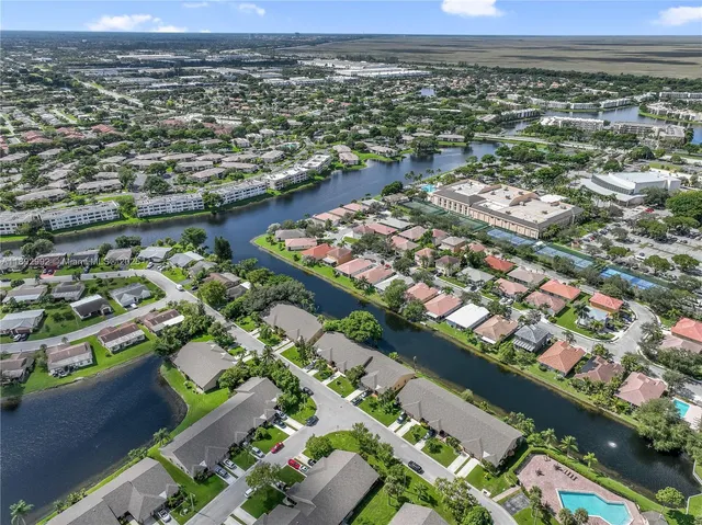 $384,900 | 7641 Northwest 99th Avenue, Tamarac, FL 33321