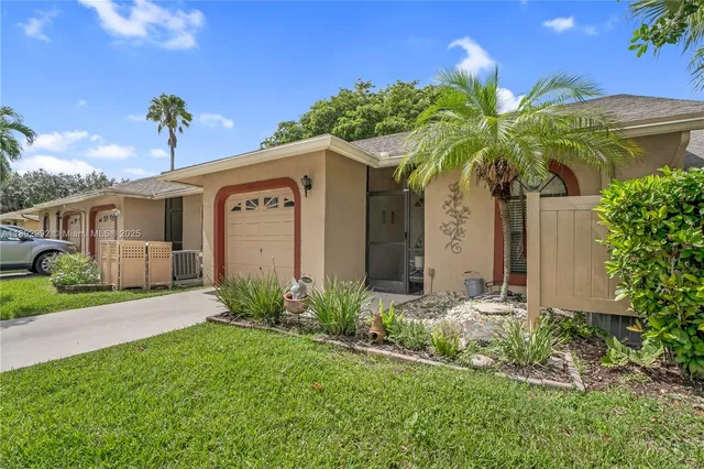 $384,900 | 7641 Northwest 99th Avenue, Tamarac, FL 33321