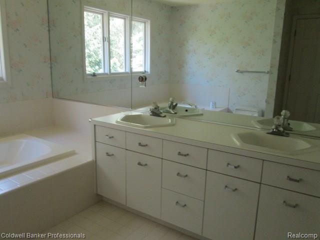 31235 Country Ridge Circle Farmington Hills, MI 48331 - Photo 25 of 32