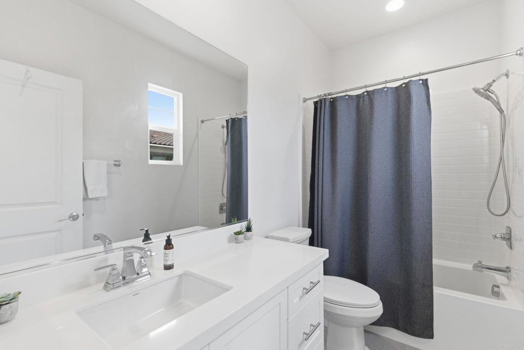 4367 Pacifica Way, Unit 2 Oceanside, CA 92056 - Photo 23 of 36