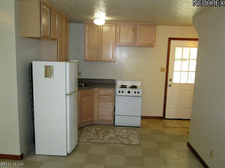 3959 South Funk Road Wooster, OH 44691 - Photo 4 of 11 The newer kitchen - Short and sweet!