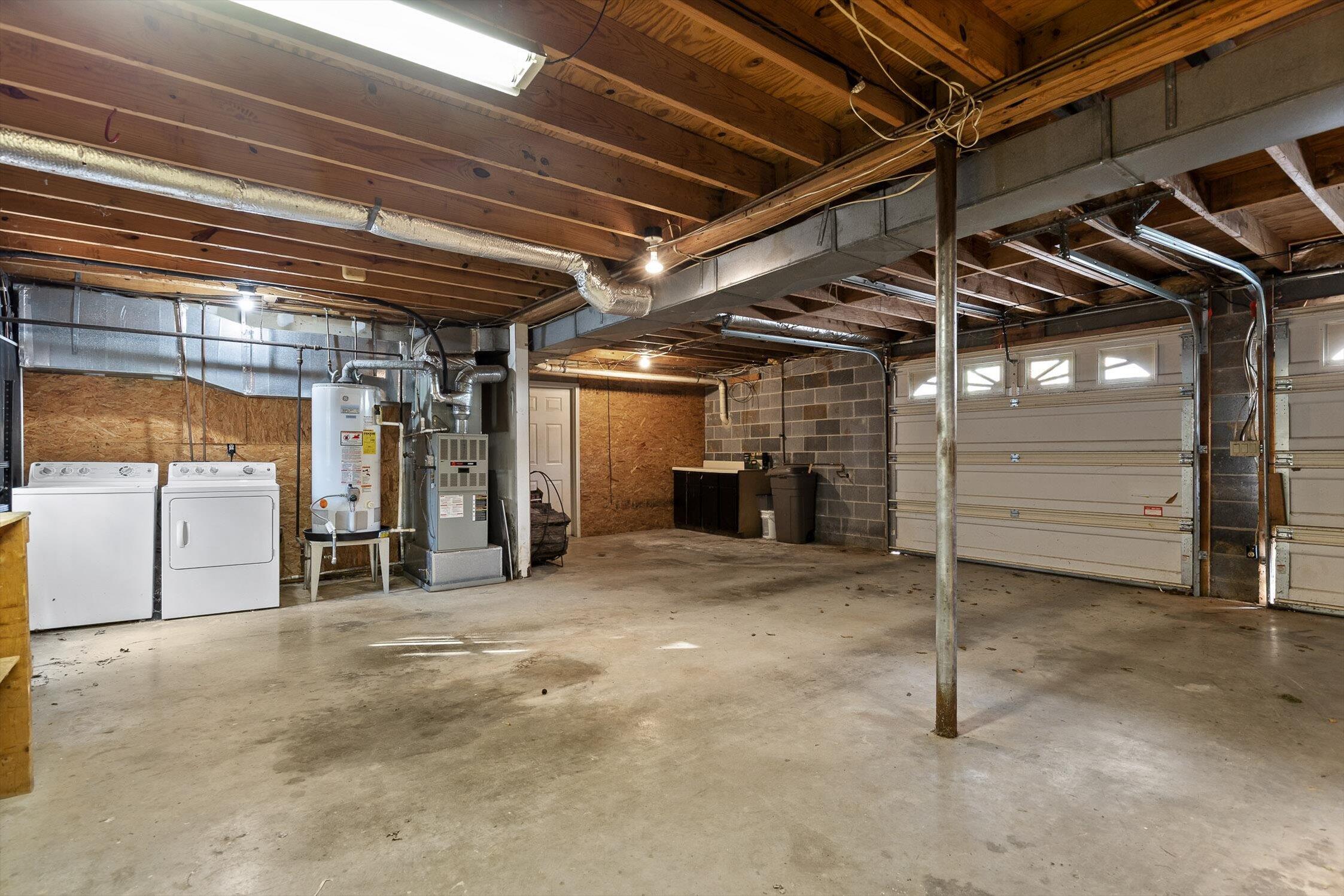 700 Swansons Ridge Road Chattanooga, TN 37421 - Photo 23 of 32 Garage