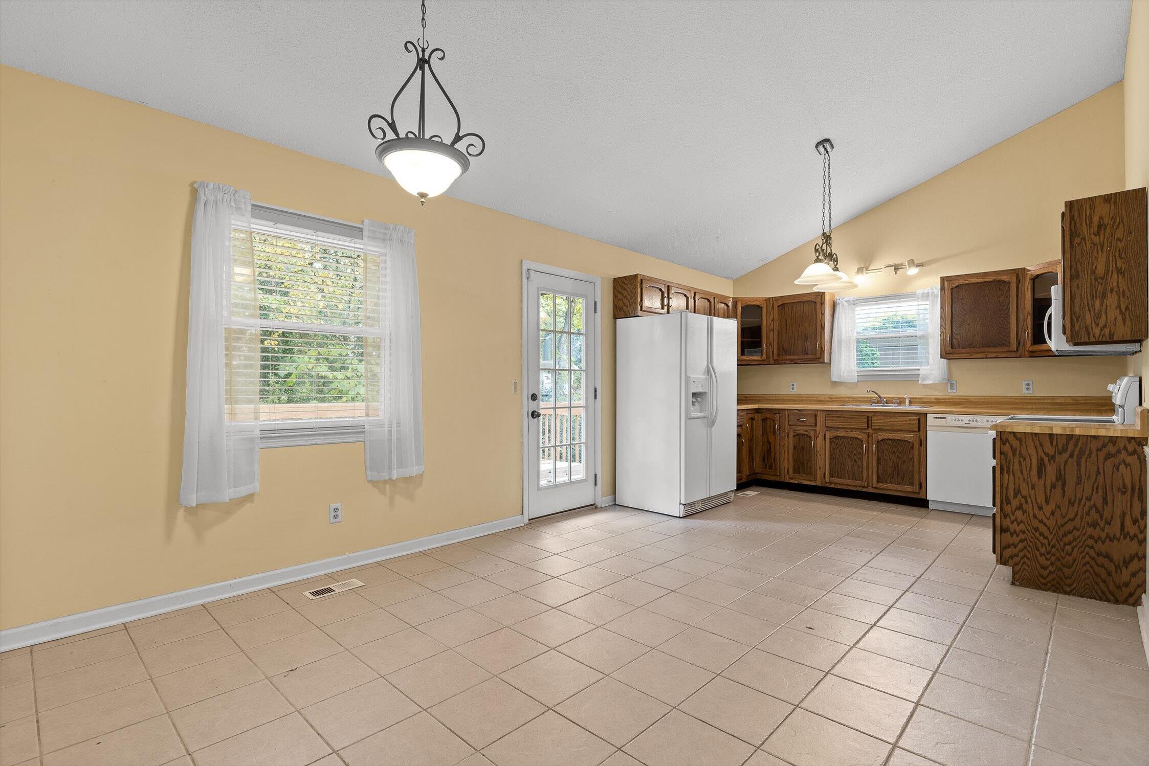 700 Swansons Ridge Road Chattanooga, TN 37421 - Photo 3 of 32 Kitchen/Dining