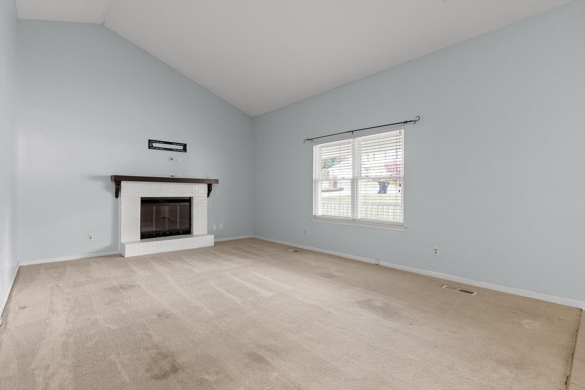 700 Swansons Ridge Road Chattanooga, TN 37421 - Photo 10 of 32 Living Room