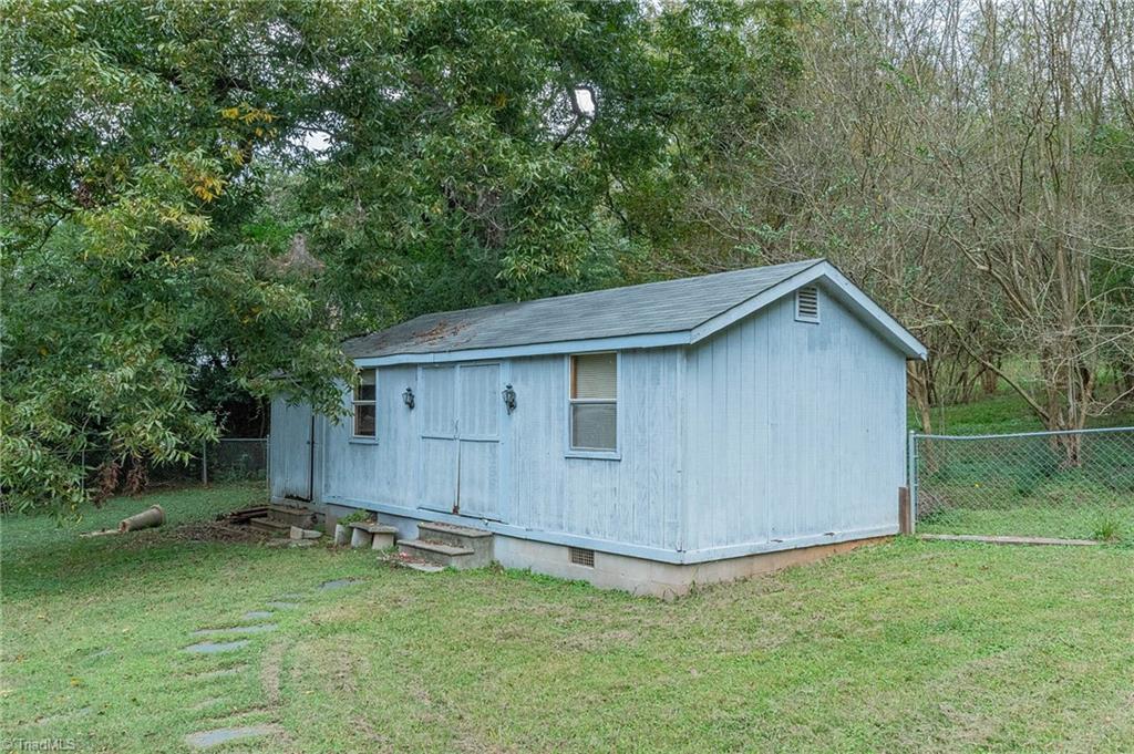 1226 Old Liberty Road Asheboro, NC 27203 - Photo 28 of 33