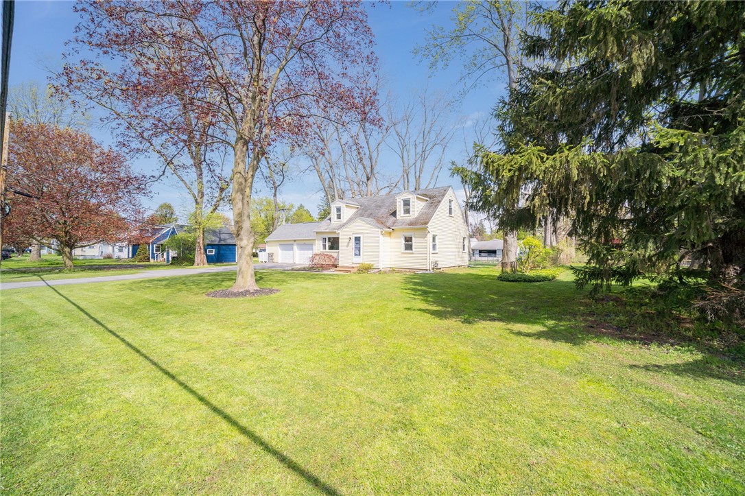 994 Gravel Road Webster, NY 14580 - Photo 3 of 36