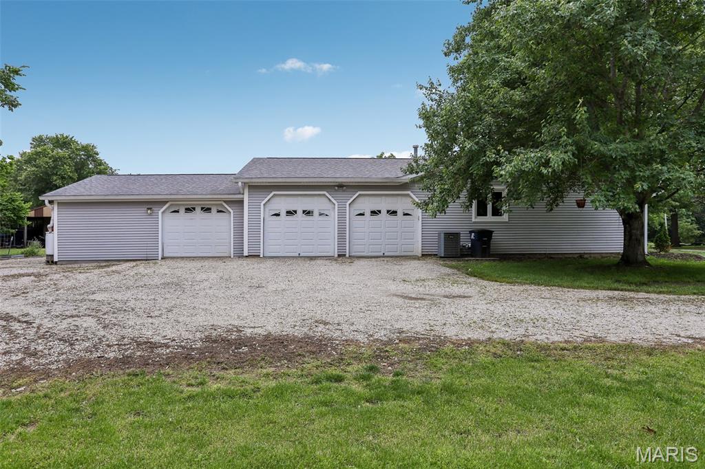 16016 Rugby Trail Litchfield, IL 62056 - Photo 33 of 48