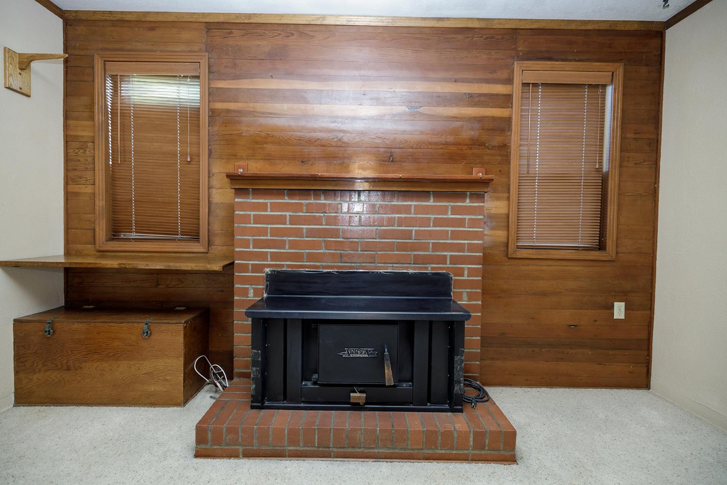 4541 North Gratton Road Denair, CA 95316 - Photo 18 of 75 a living room with a fireplace