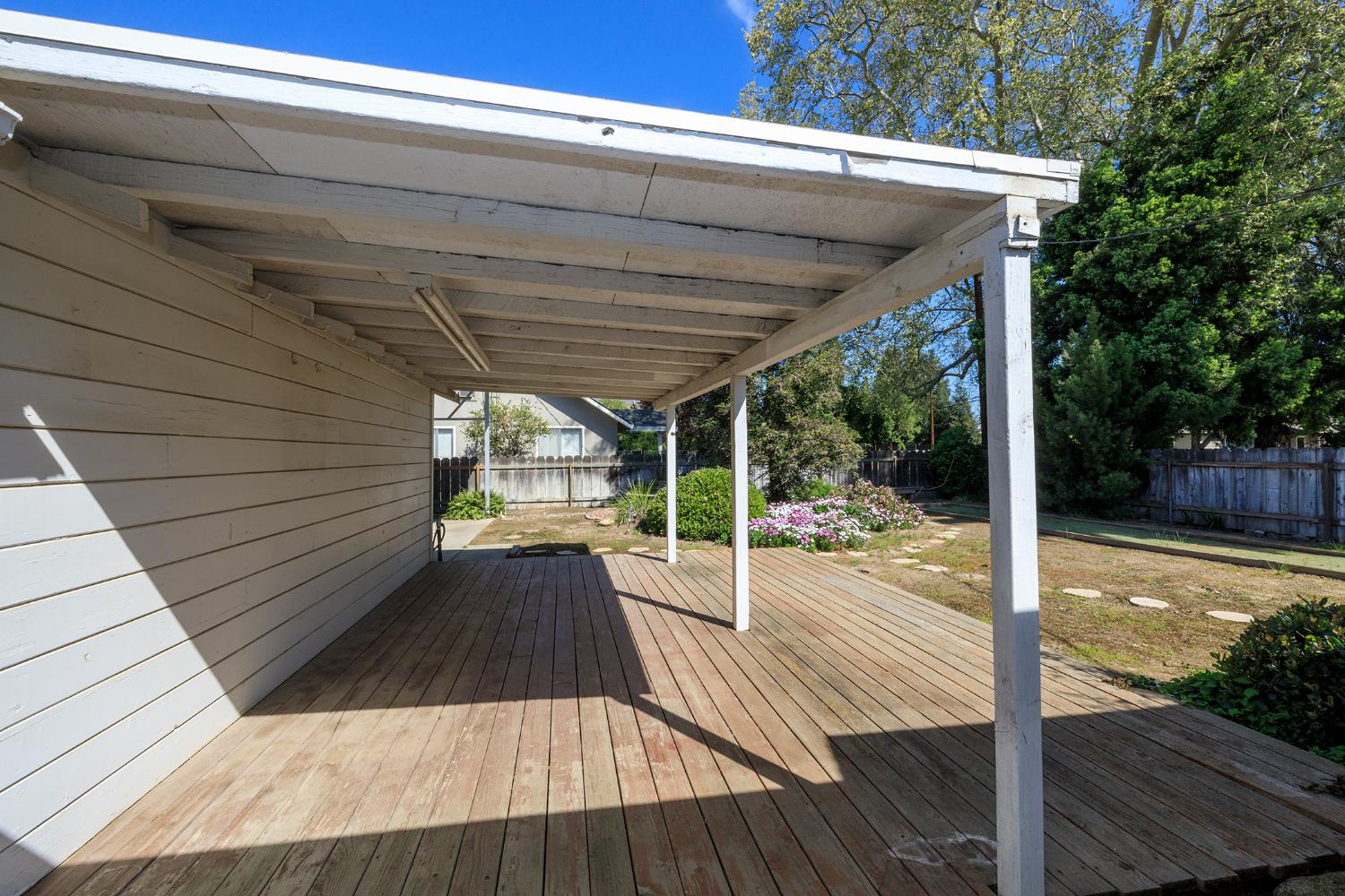 4541 North Gratton Road Denair, CA 95316 - Photo 40 of 75 a view of a patio with wooden floor