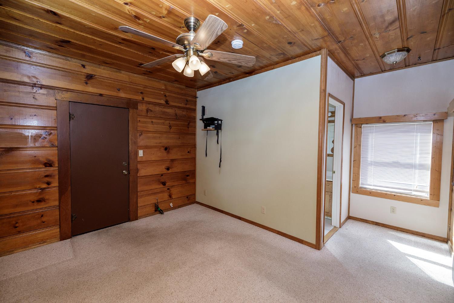 4541 North Gratton Road Denair, CA 95316 - Photo 48 of 75 a view of an empty room with a cabinet