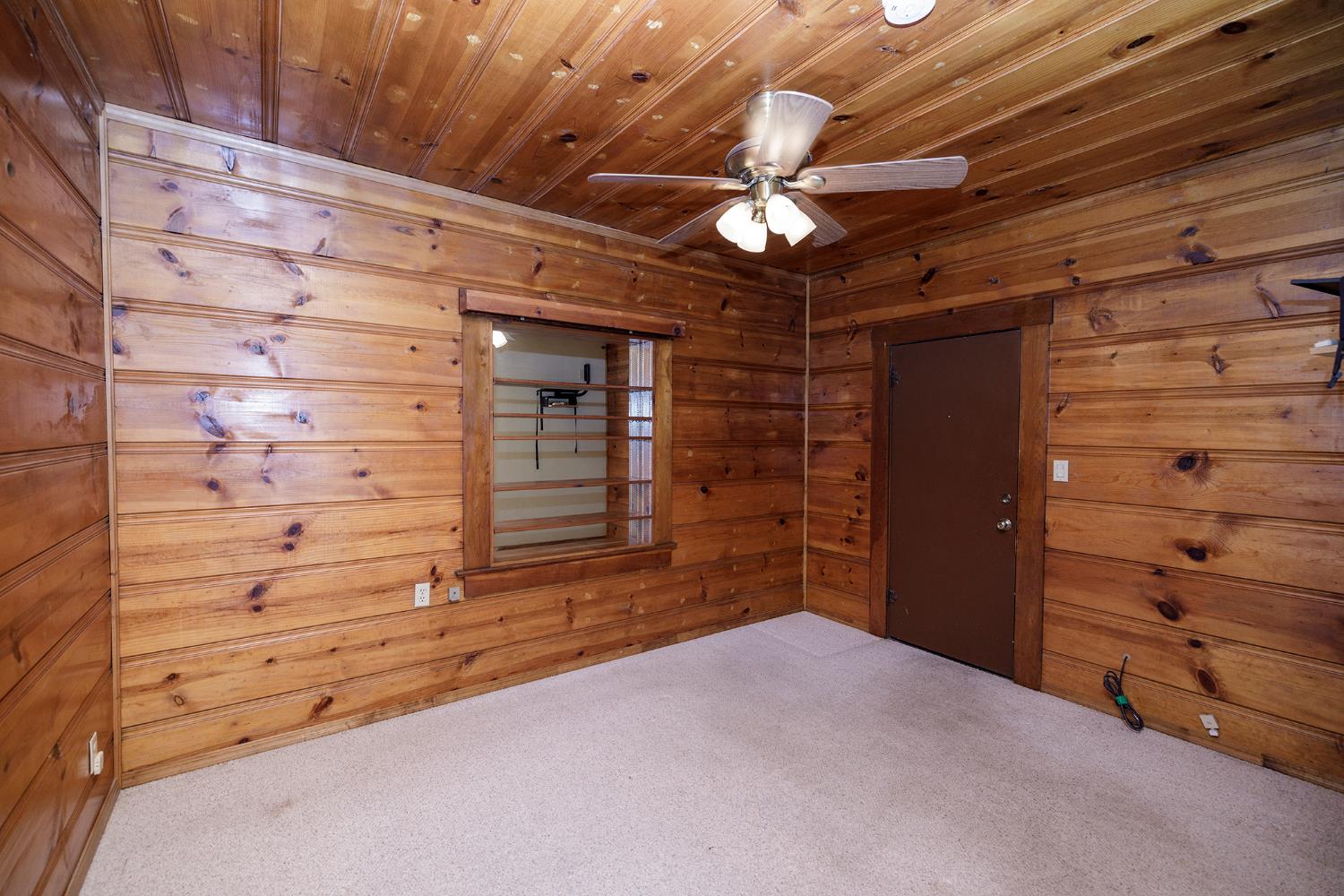 4541 North Gratton Road Denair, CA 95316 - Photo 50 of 75 a view of an empty room and a bathroom