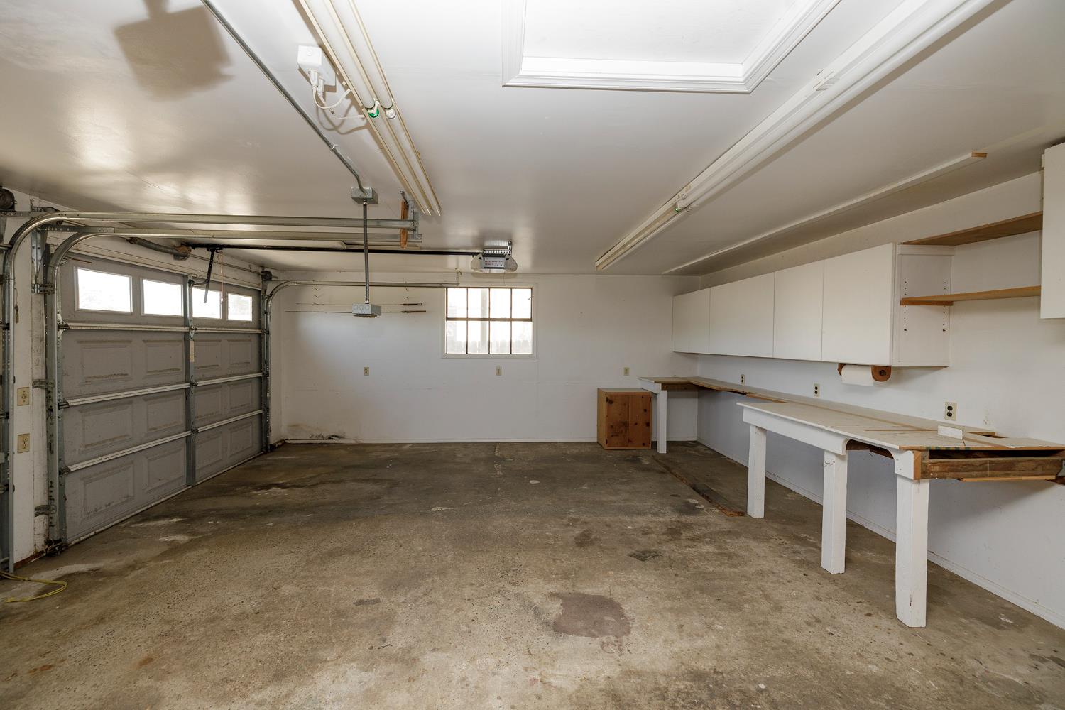 4541 North Gratton Road Denair, CA 95316 - Photo 53 of 75 a view of a garage room