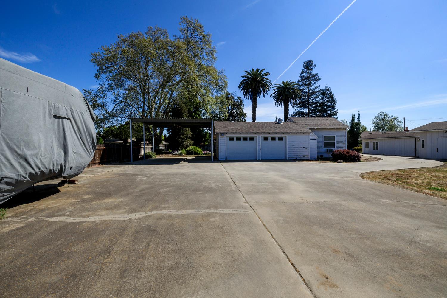 4541 North Gratton Road Denair, CA 95316 - Photo 59 of 75 a view of a house with a yard