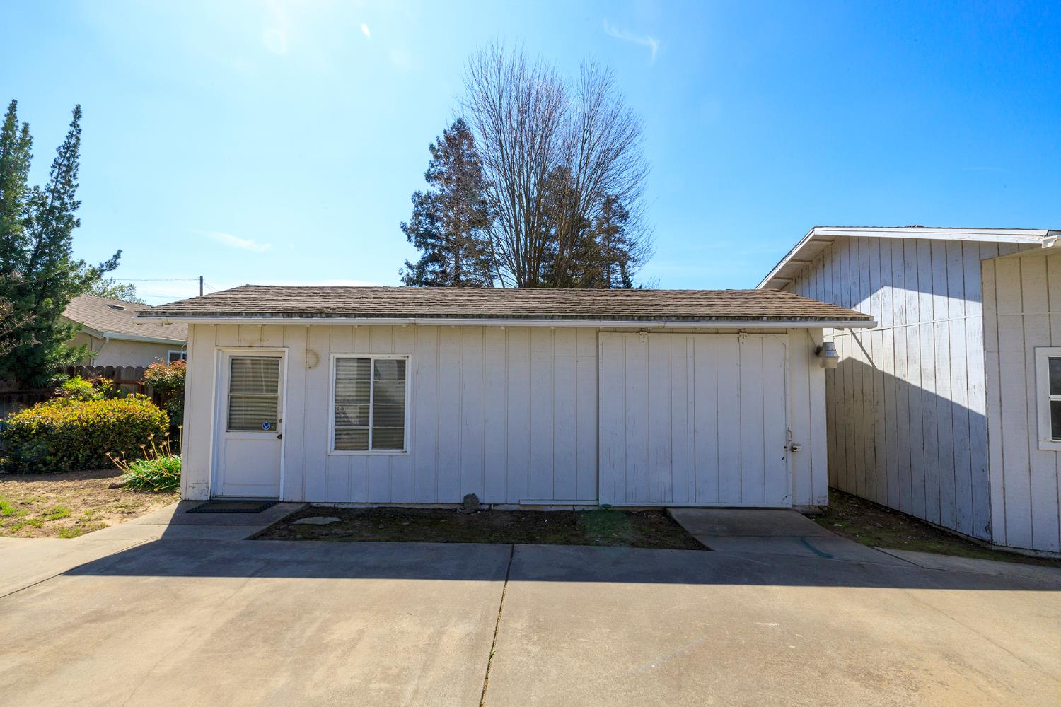 4541 North Gratton Road Denair, CA 95316 - Photo 70 of 75 a view of a house with a yard