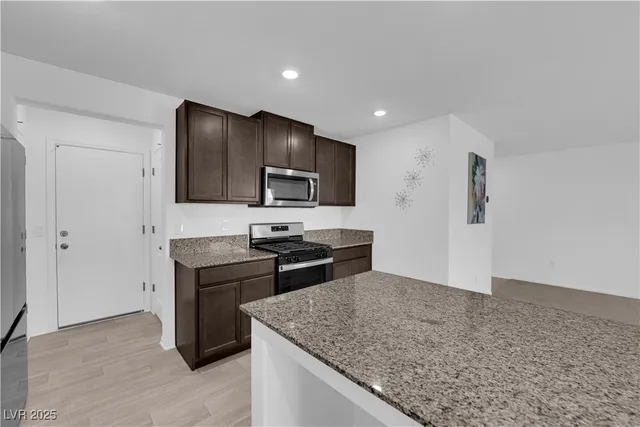 $2,005 | 6973 Noche Calida Street, North Las Vegas, NV 89086