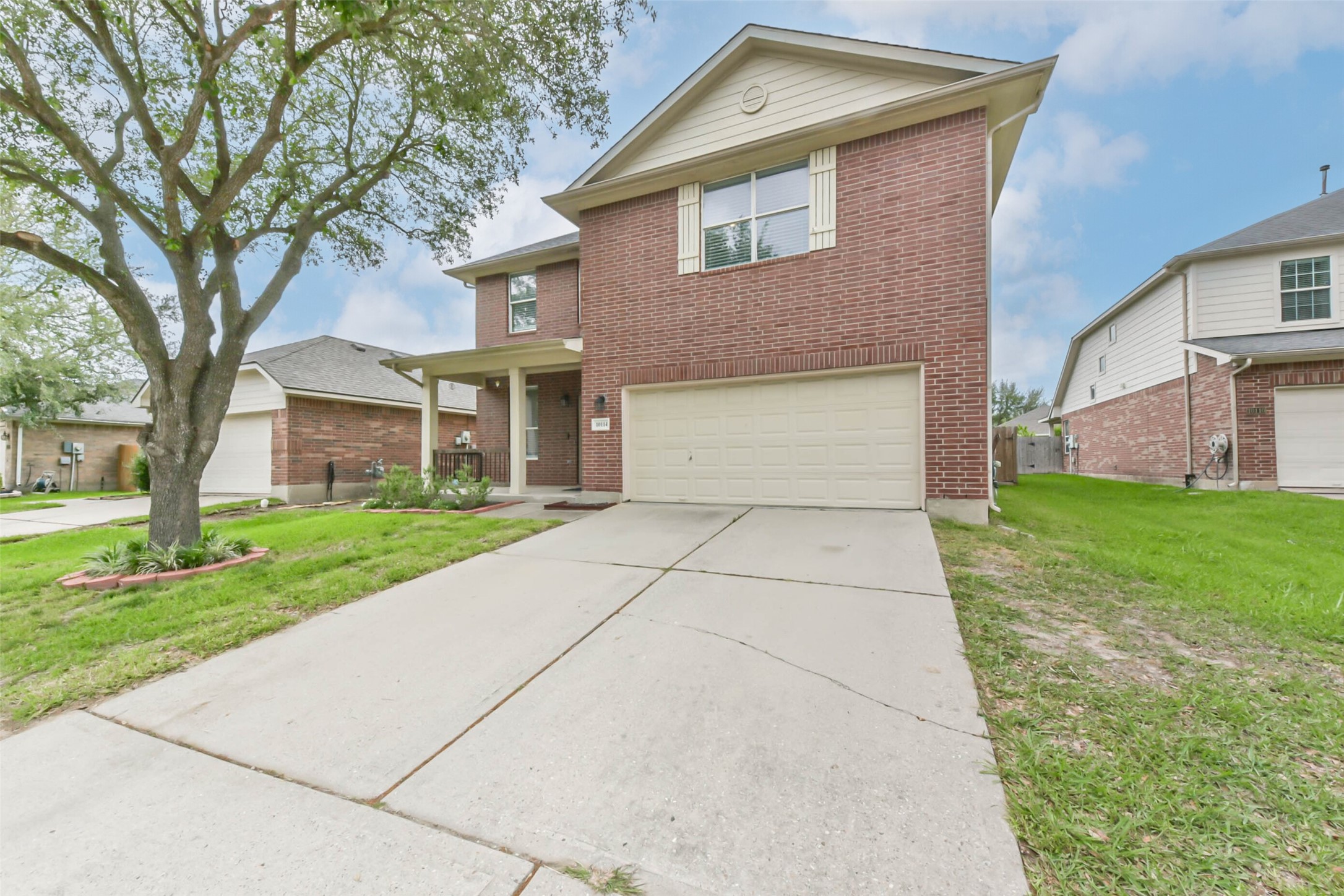 10114 Sand Tracks Court Houston, TX 77064 - Photo 12 of 49 a front view of house with yard