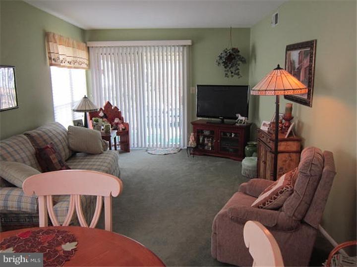 38 Stratford Road Southampton, NJ 08088 - Photo 13 of 24 Family Room